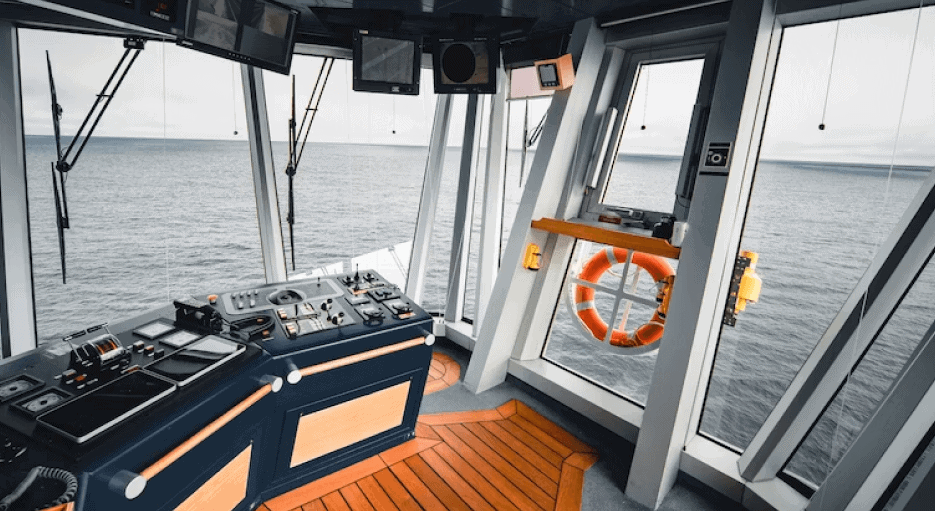 What to Look for in a Yacht Review